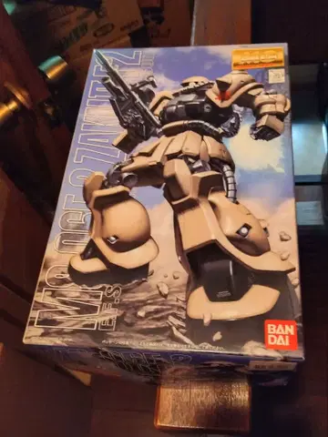 건담 프라모델 BANDAI MG MS-06F-2 ZAKU II F2