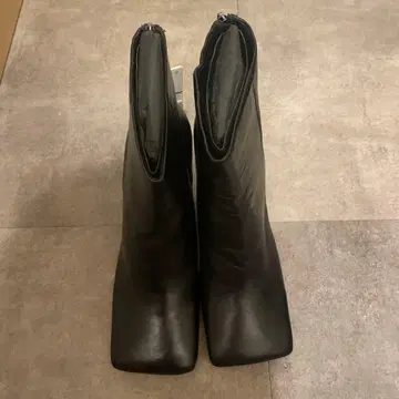 미사용 새상품 ZARA 부츠 사이즈 40