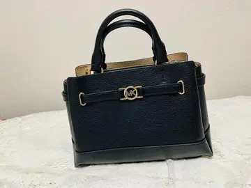 미사용 새상품 마이클코어스 가죽 핸드백 블랙