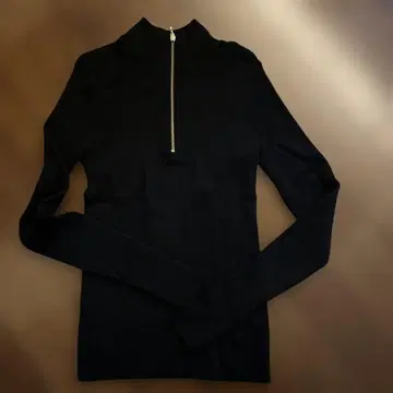 Spick &amp; Span 블랙 하이넥 스웨터