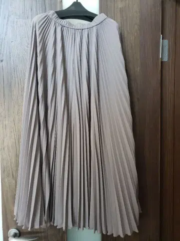 프라이오리티 모카 플리츠 롱팬츠