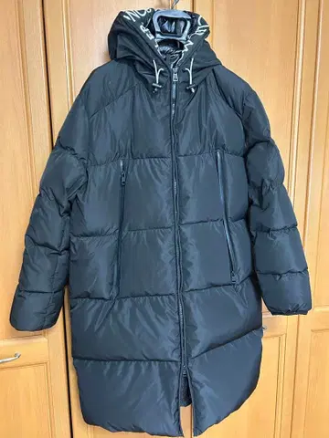 후드 부착 롱 다운 자켓 블랙