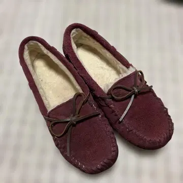 emu 와인 레드 스웨이드 모카신 리본 포함