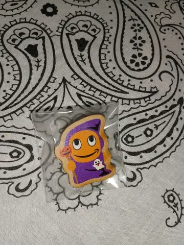 아마존 페키 핑 배지