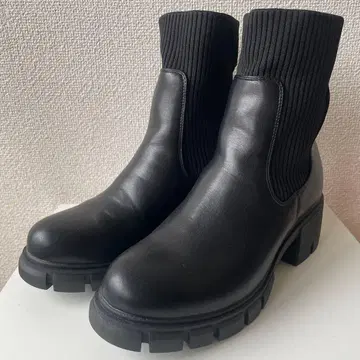 새상품급 사이드 고어 부츠 블랙 가죽 중간 힐