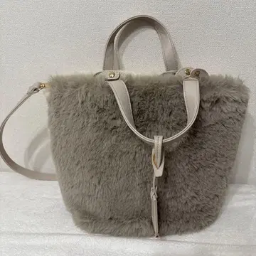 다이애나 퍼 숄더백 그레이 화이트