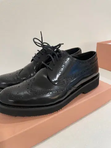 블랙 가죽 윙 팁 드레스 신발