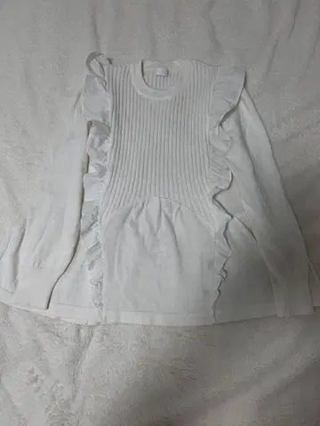 새상품급 sono 프릴 화이트 니트 사이즈 1