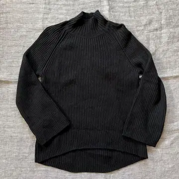 리브 하이넥 스웨터 블랙 38