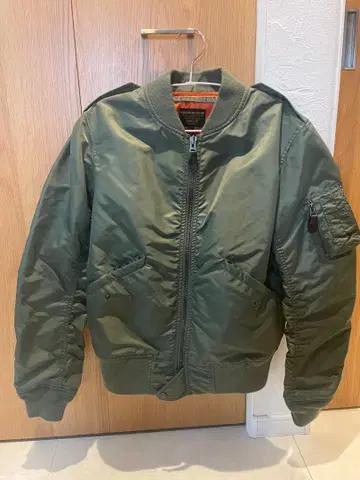 MA-1 플라이트 자켓 올리브 그린