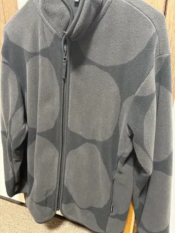 유니클로 마리메꼬 플리스 자켓 그레이