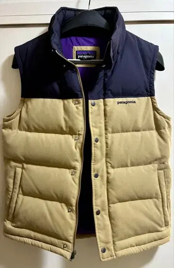 patagonia 다운 베스트 베이지/네이비/퍼플