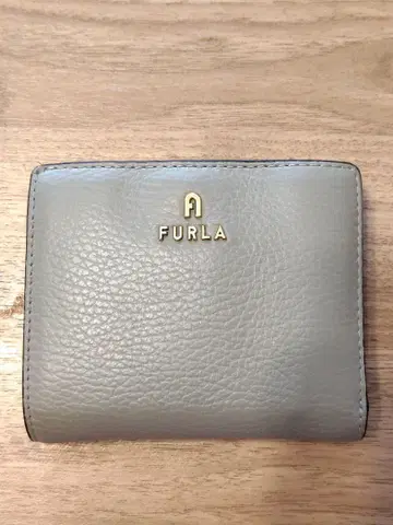 FURLA 그레이 접이식 지갑