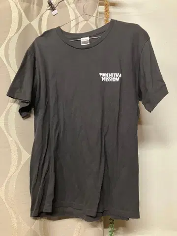 MAN WITH A MISSION 블랙 티셔츠