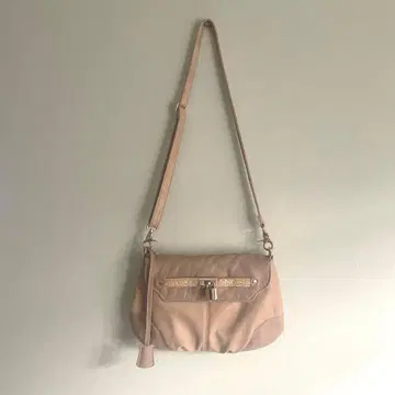 [ 미사용 새상품 ] 천연 가죽 가죽 숄더백 송치 소재