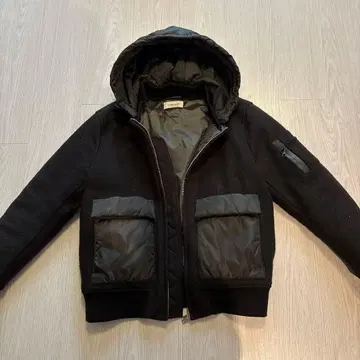 블랙 후드 부착 다운 자켓 L 사이즈