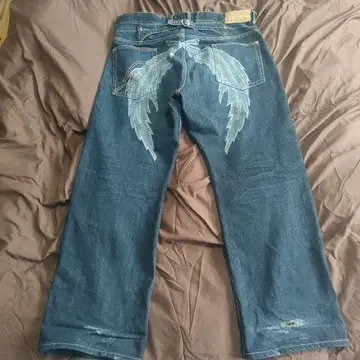 깃털 자수 다크 블루 데님 팬츠