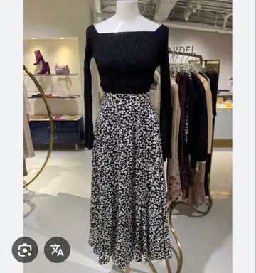 스나이델 스커트 꽃무늬 블랙 플레어 스커트