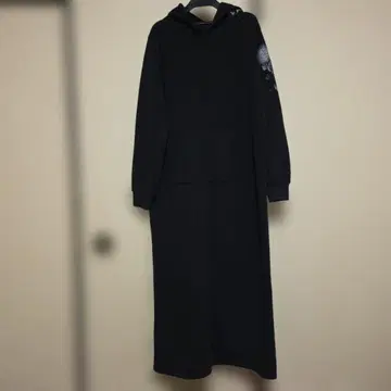 꽃 프린트 후드 부착 블랙 롱 원피스