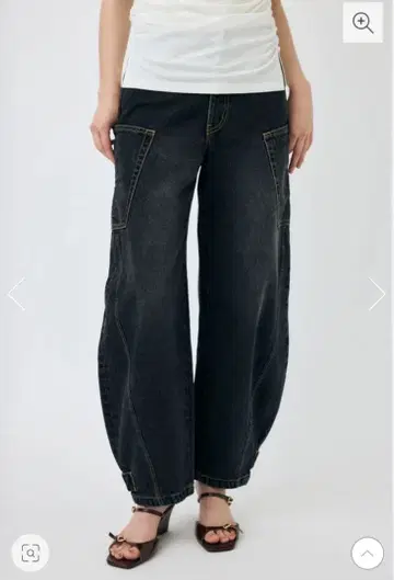 MOUSSY NARROWED HEM 코쿤 스트레이트