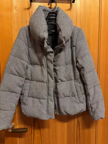 체크 무늬 다운 자켓