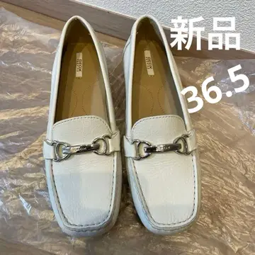 세일 새상품 [GEOX] 화이트 가죽 로퍼