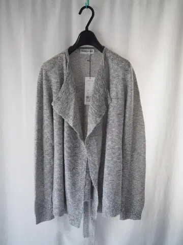 새상품 약 2만 조르주 레쉬 벨트 포함 드레이프 프릴 니트 가디건