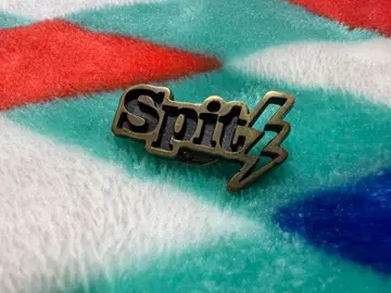 스피츠 핀 배지