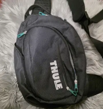 [ 거의 미사용 새상품급 ] THULE 슬링백