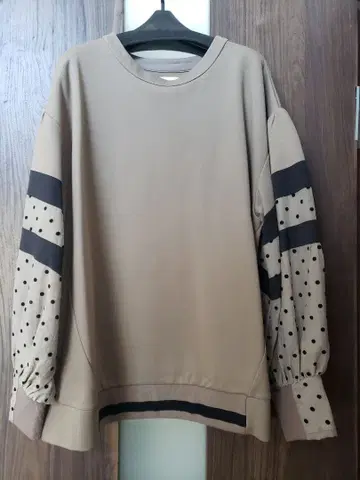 GALENA 도트 무늬 벌룬 소매 긴팔 상의