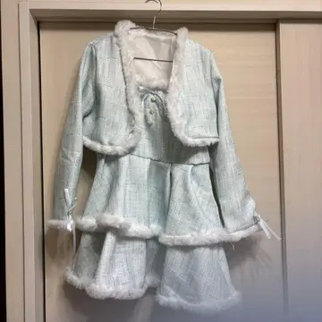 스카이블루 퍼 포함 셋업