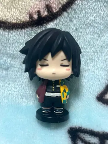 귀멸의 칼날 츠무리즈무 토미오카 기유