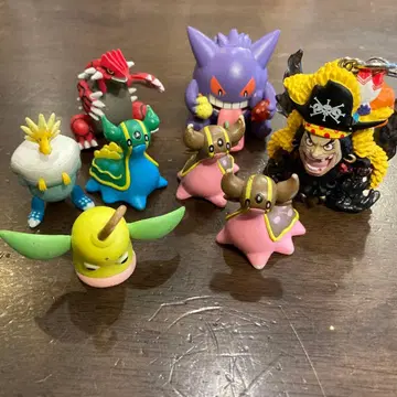 포켓몬 미니 피규어 7개, 검은 수염 키링 세트