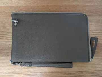 IL BISONTE 그레이 가죽 클러치백