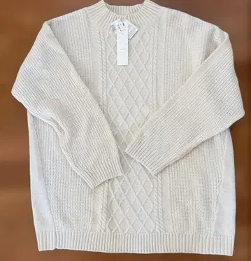 [ 새상품 ] LILASIC 니트 스웨터 화이트 M 사이즈