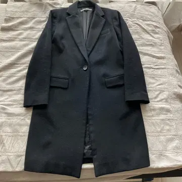 [최종 가격 인하] 띠어리 럭스 블랙 체스터 코트 36 사이즈 싱글 버튼