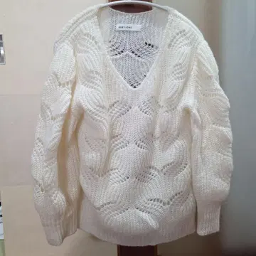 BABYLONE 아이보리 V넥 니트 스웨터