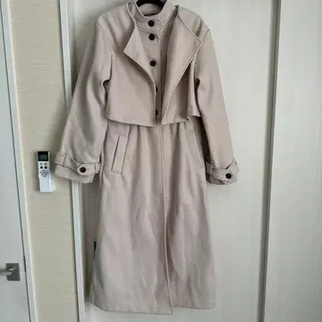 베이지 노카라 롱 코트