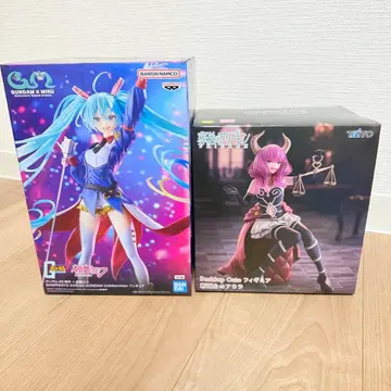 GUNDAM x MIKU 콜라보 하츠네 미쿠 단두대의 아우라 2세트