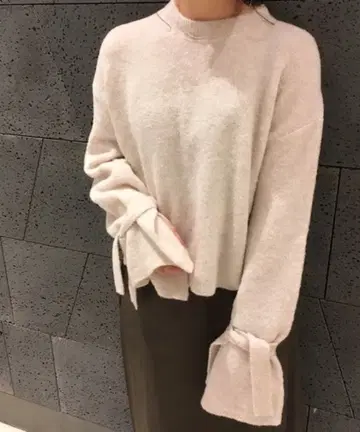 [반값 이하] 미사용 새상품 메종 샤토와즈 니트 상의 라이트 베이지