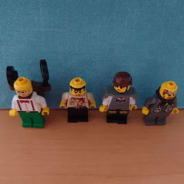 레고 미니피규어 4체 세트