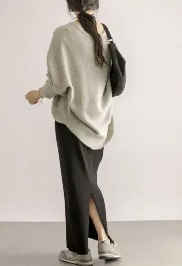 리브 드와 백 테일 와이드 니트