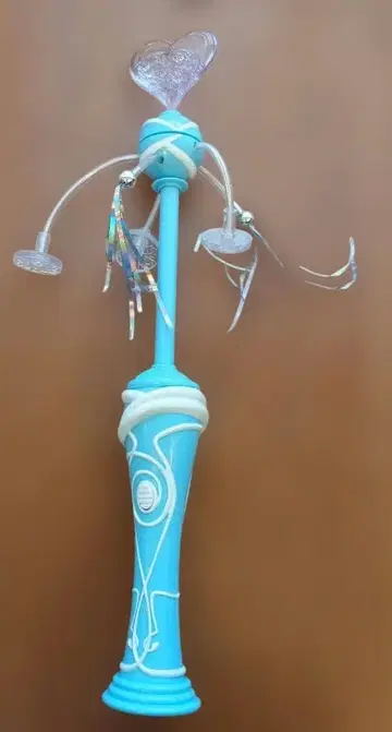 디즈니 온 아이스 빛나는 지팡이 안나와 눈의 여왕