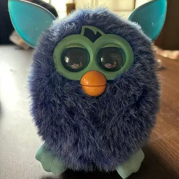 퍼 소재의 보라색 봉제 인형