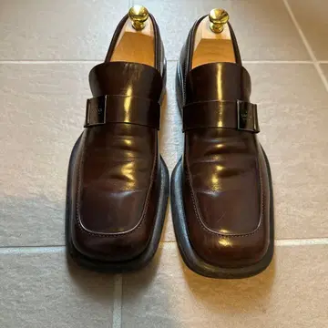 다크 브라운 가죽 로퍼 버클 포함