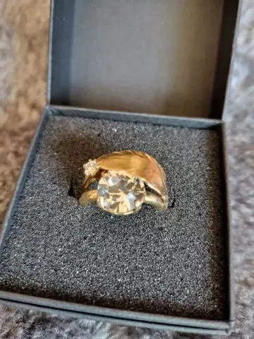 이오세리아니 골드링 리프 모티브 지르코니아 포함