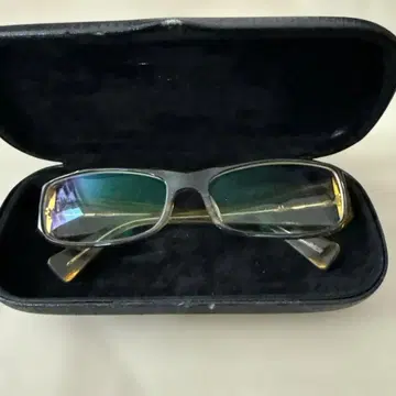 블랙/골드 직사각형 안경