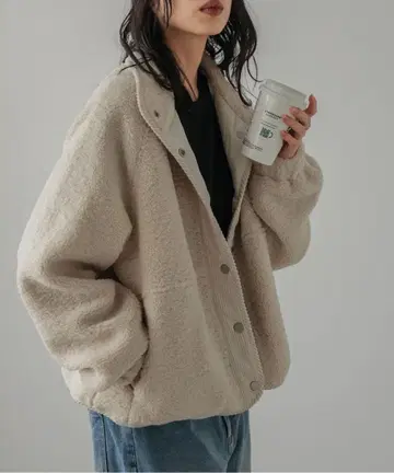 AMELY 이소재 절개 스탠드넥 보아 자켓