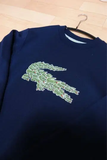 Lacoste 네이비 크루넥 맨투맨