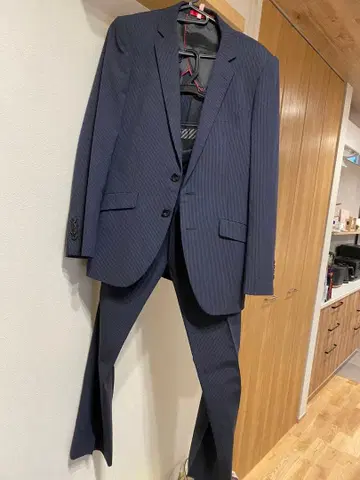 원가 4만 네이비 스트라이프 2피스 수트